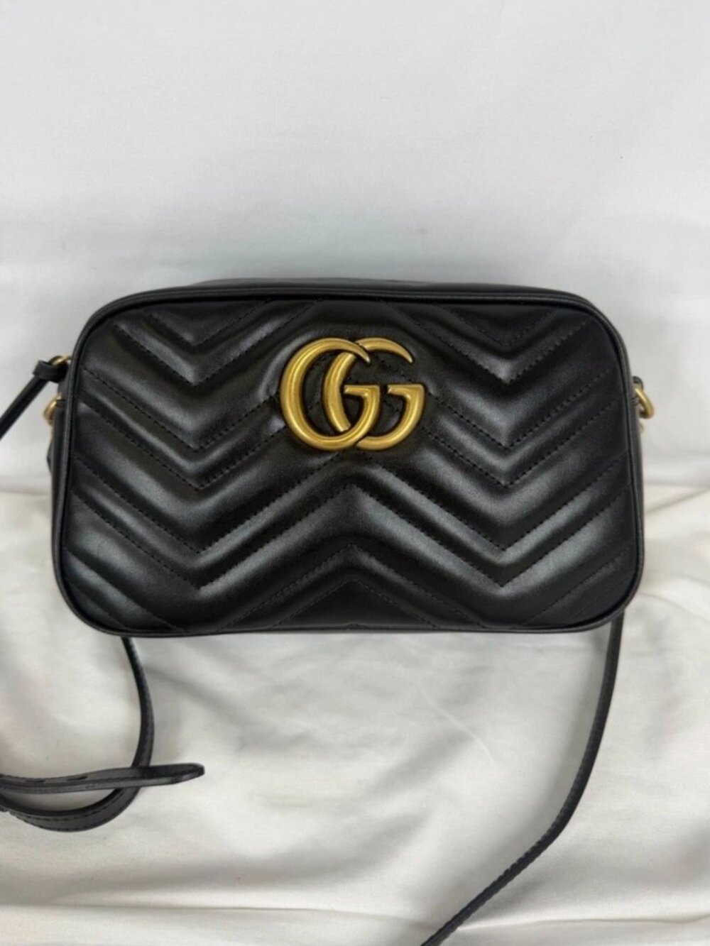 GUCCI GG Marmont Small Crossbody Camera Bag